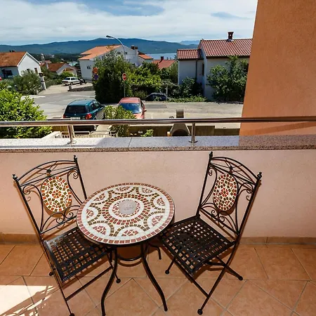 Comfortable And Sunny Krk Apartment Krk Town