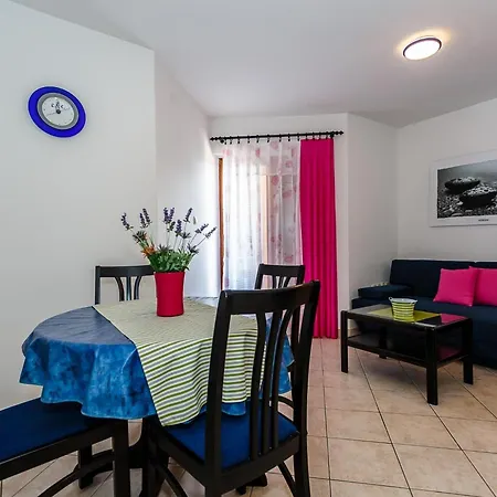 Apartment Comfortable And Sunny Krk Krk Town