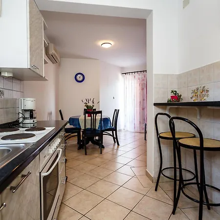 Comfortable And Sunny Krk Апартаменты