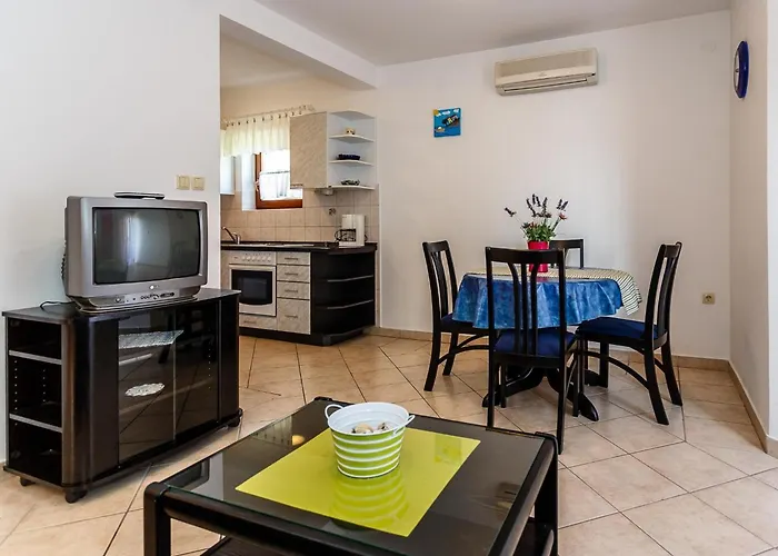 Apartment Comfortable And Sunny Krk Krk Town